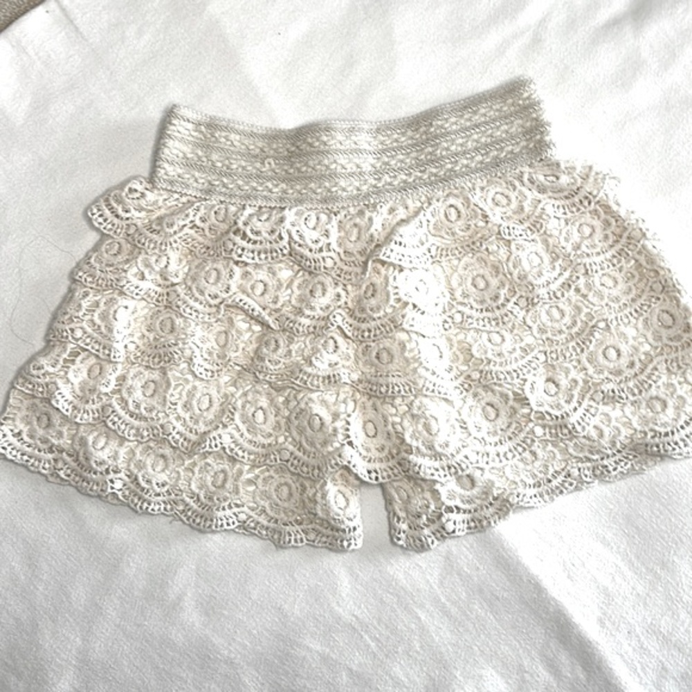 Trinity Tribe Sz Small Ivory Lace Shorts with elastic waist and lining. Summer
